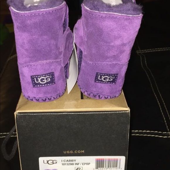 Infant UGGS - Picture 1 of 2